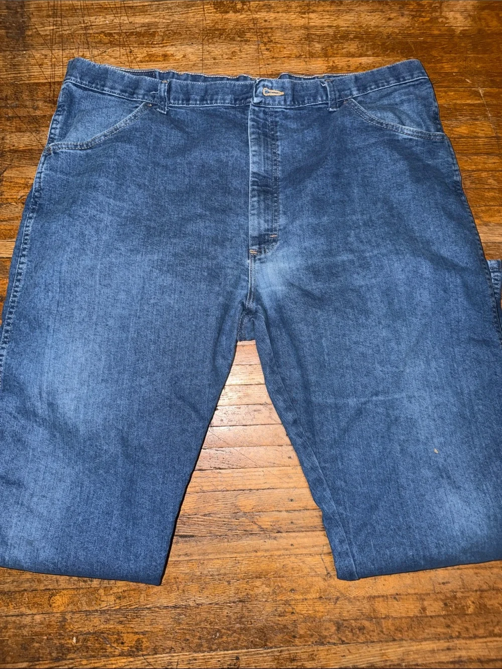 3/$15. Men’s Wrangler jeans 42/32